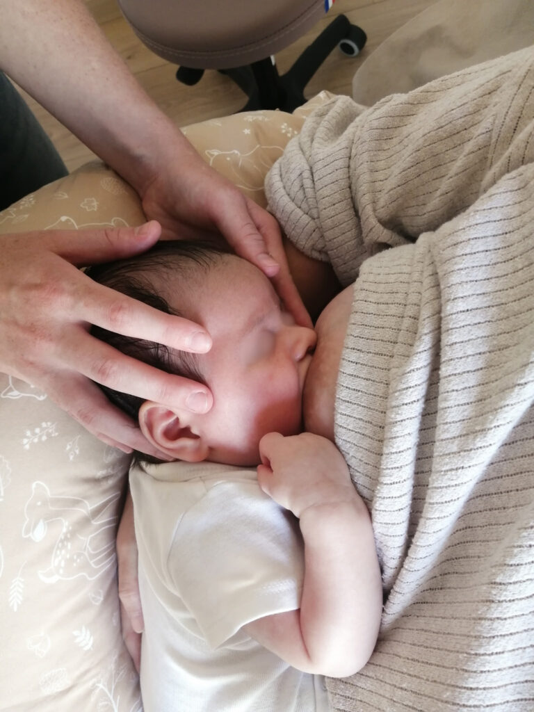 maman-bébé allaitement